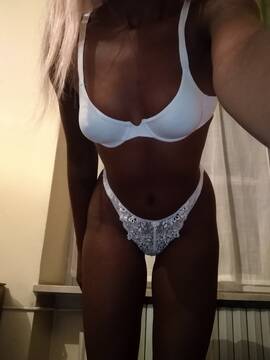 Public Photo of CmonAngel