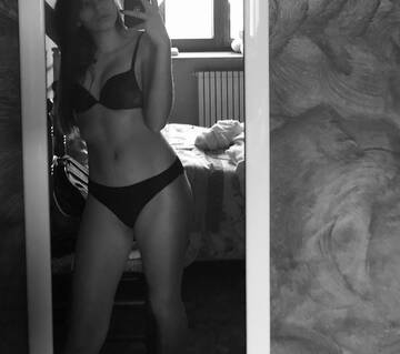 Public Photo of Azzurrina18